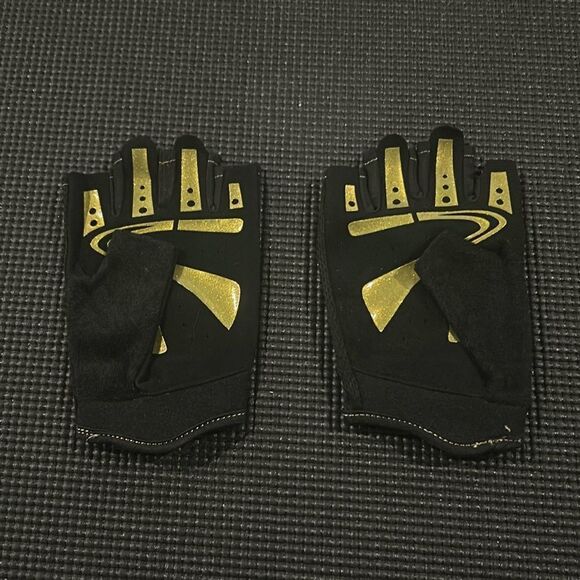 Workout Gloves - Picture 1 of 7